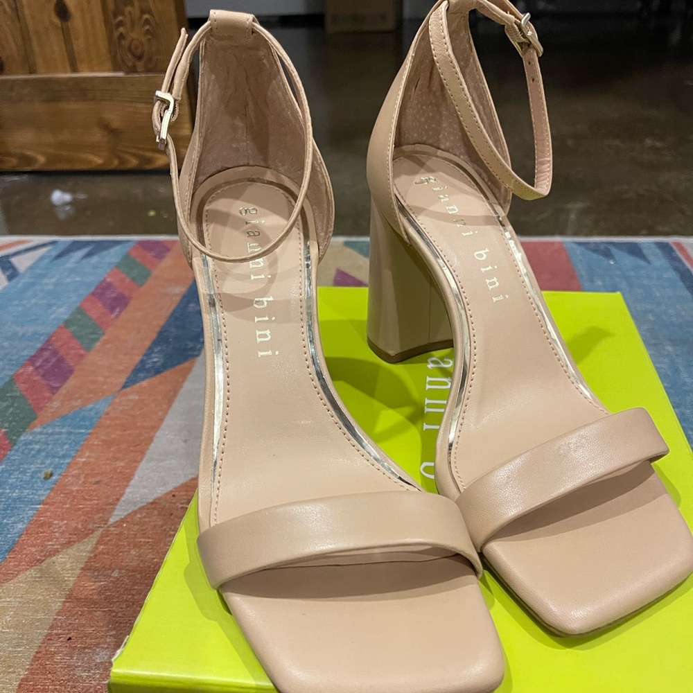 Gianni Bini “maleigh” dark sierra tan size 8.5 -worn twice no flaws